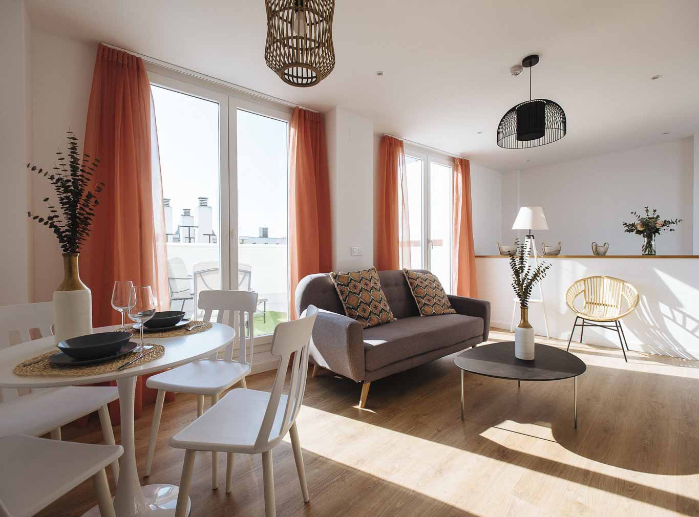Apartamentos turísticos con solárioum  y piscina en Sevilla – Magno Apartments